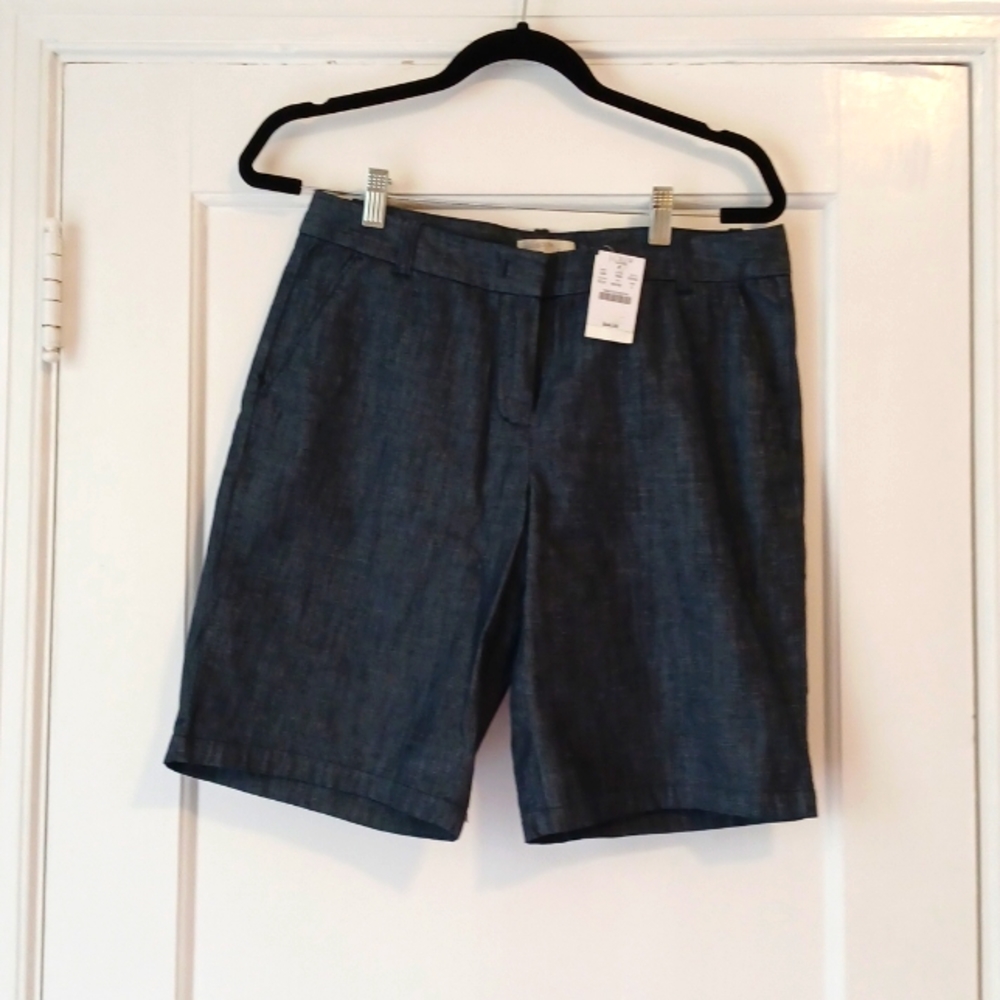 ***SOLD!!! *** J. Crew Bermuda shorts NWT - Size 6